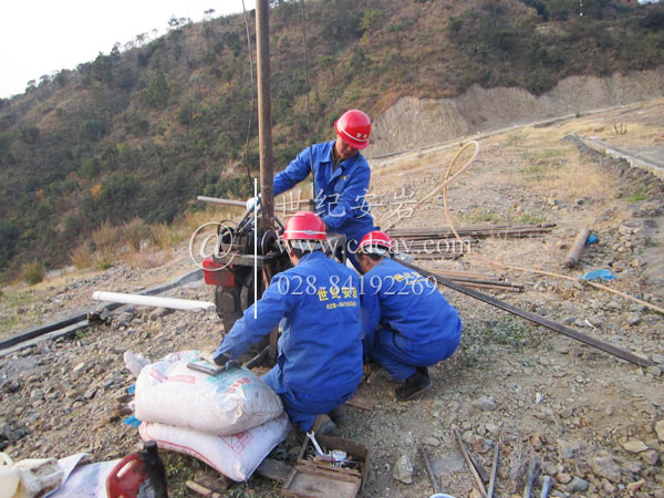 安岩物联施工现场：攀枝花二滩矿产小水井尾矿库在线监测系统安装